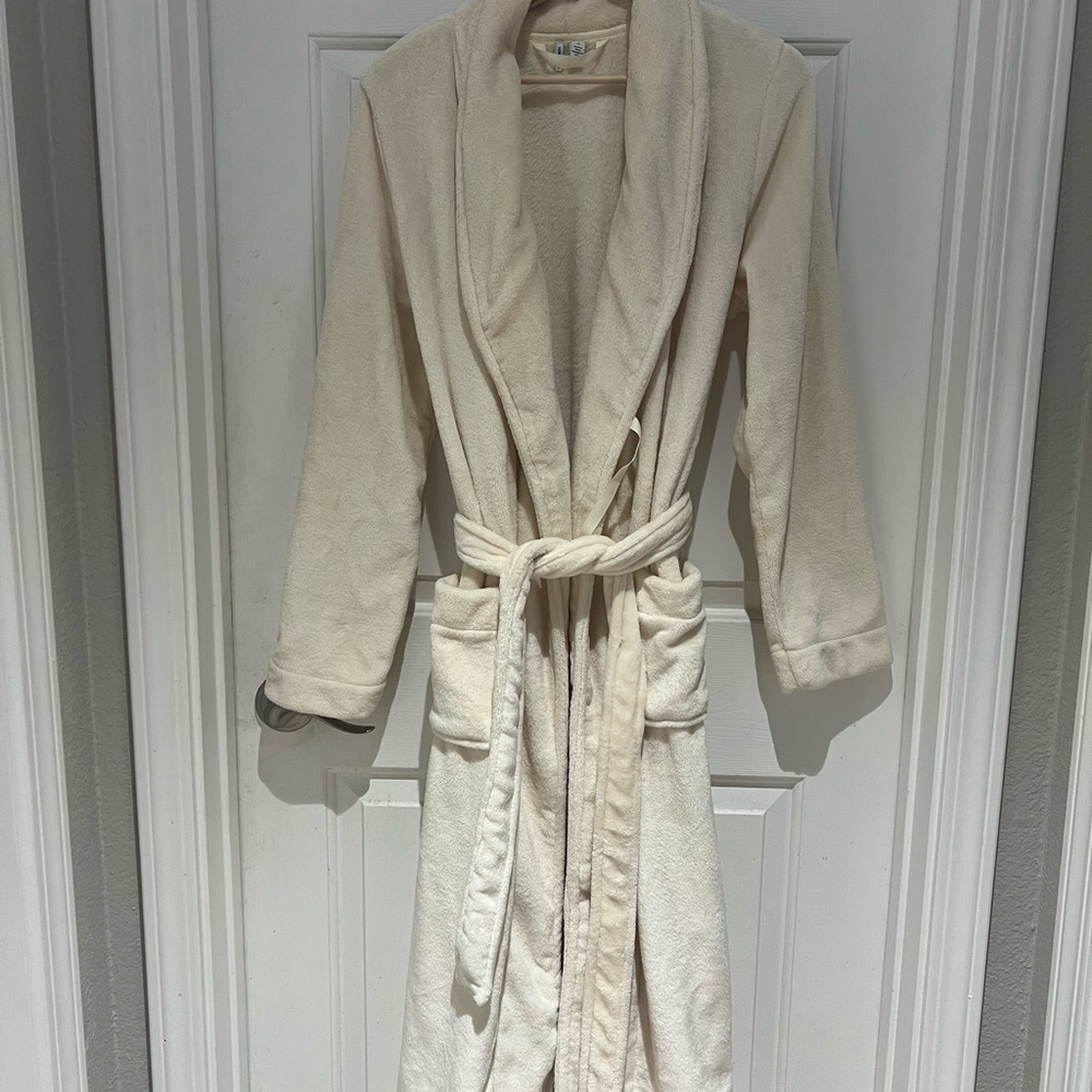 Nordstrom Off-White Plush Robe